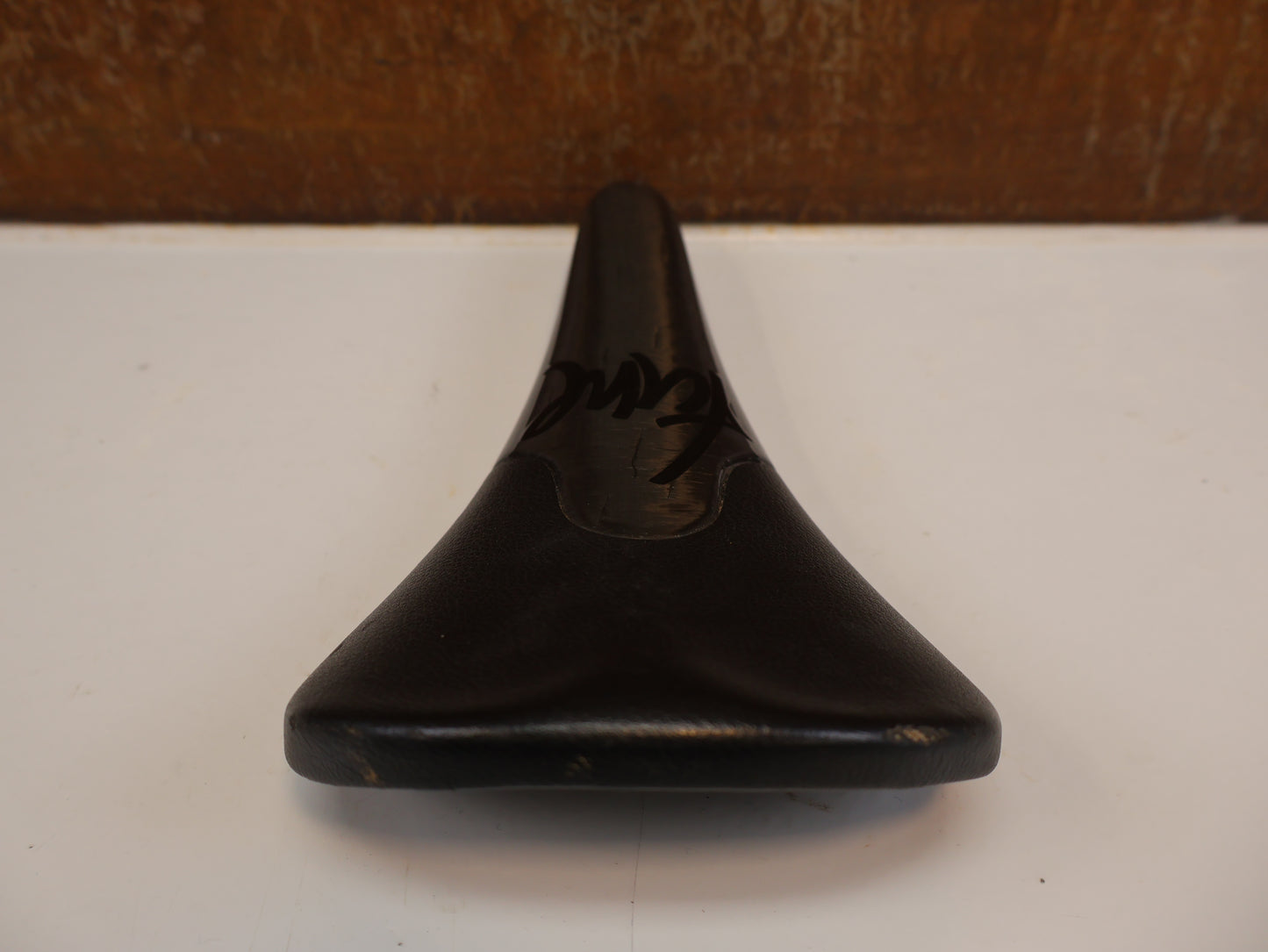 TUNE KOMM-VOR CARBON SATTEL / SCHWARZ / CARBON GLANZ / ULTRALEICHT 96G