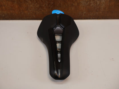 PRO STEALTH CURVED PERFORMANCE SATTEL / 142 MM / RENNRAD