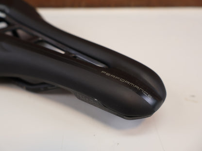PRO STEALTH CURVED PERFORMANCE SATTEL / 142 MM / RENNRAD