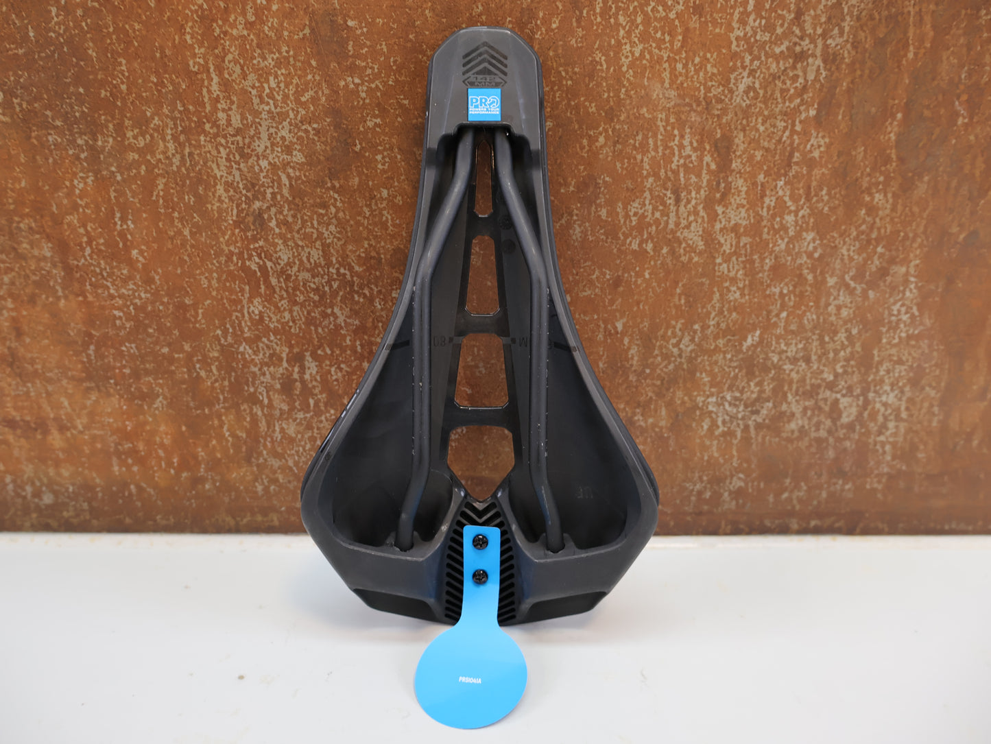 PRO STEALTH CURVED PERFORMANCE SATTEL / 142 MM / RENNRAD