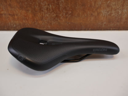 ERGON SMC MEN SPORT GEL SATTEL / STEALTH / GRÖSSE M/L / 12-16 CM