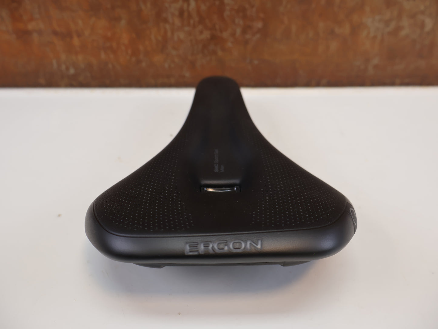 ERGON SMC MEN SPORT GEL SATTEL / STEALTH / GRÖSSE M/L / 12-16 CM