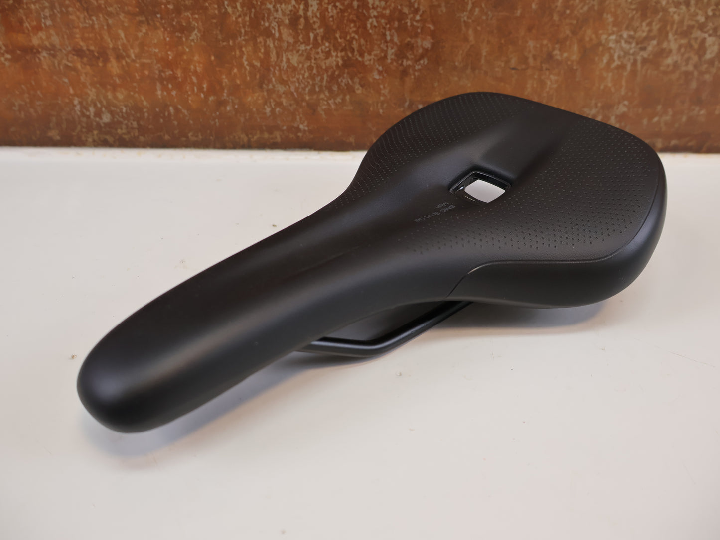 ERGON SMC MEN SPORT GEL SATTEL / STEALTH / GRÖSSE M/L / 12-16 CM
