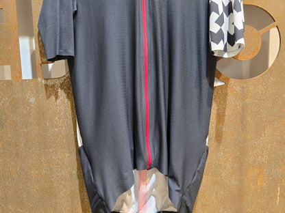 Trikot Herren von Assos, ASSOS EQUIPE RS AERO SS JERSEY / KURZARM TRIKOT / HERREN in variant_title vor USEDBIKES - OB.DE Hintergrund
