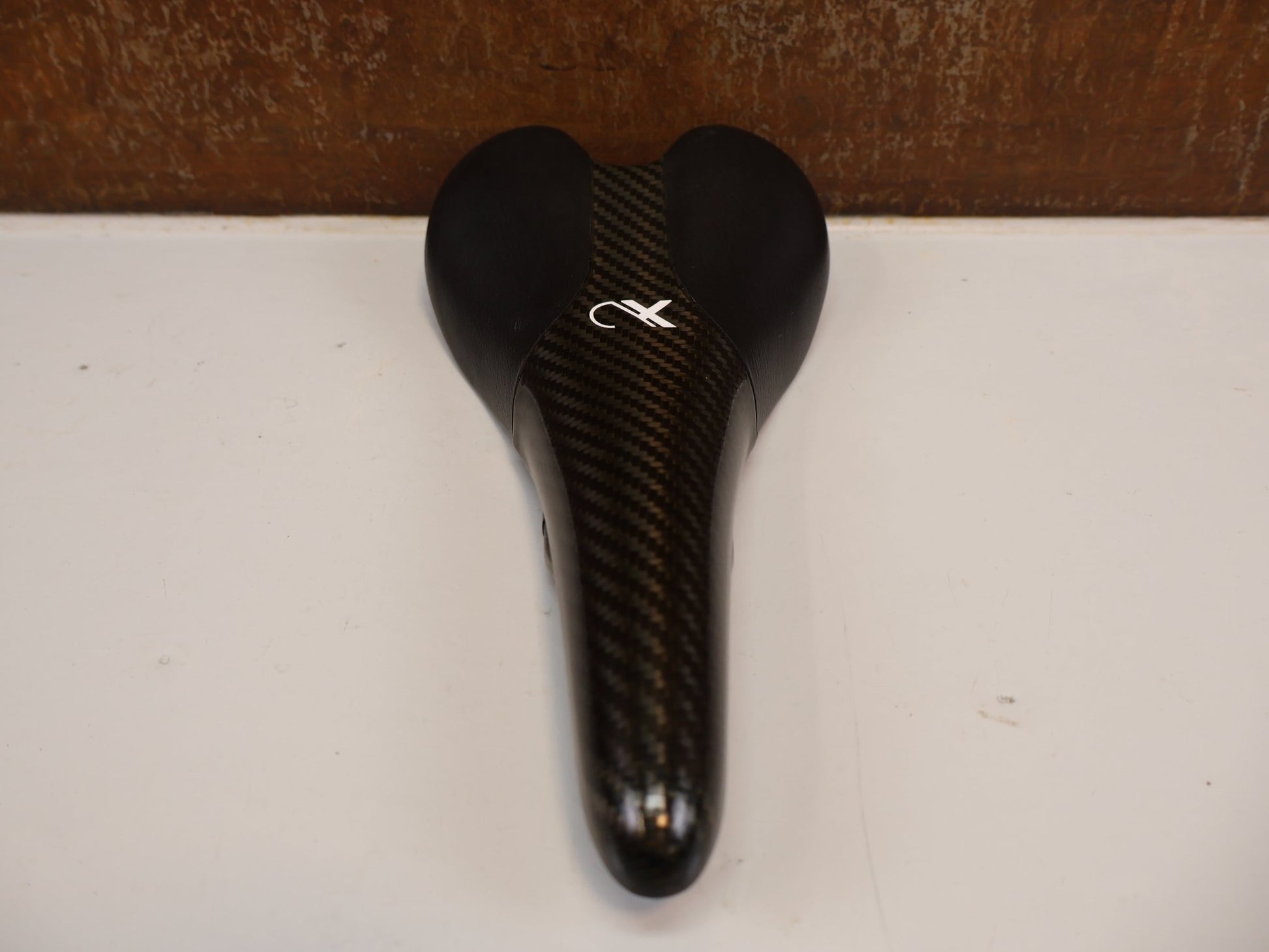 AX-LIGHTNESS ENDURANCE PLUS CARBON SADDLE / LEATHER COVER / BLACK / UL –