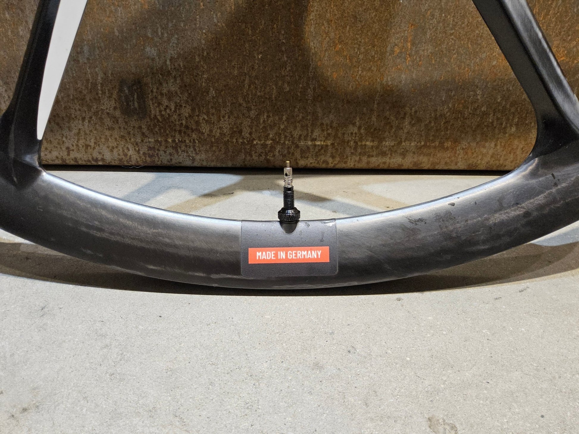 Laufrad/Laufradsatz von Bike Ahead Composites, BIKE AHEAD COMPOSITES BITURBO CROSS 29 MTB / GRAVEL BOOST LAUFRADSATZ vor USEDBIKES - OB.DE Hintergrund