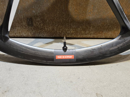 Laufrad/Laufradsatz von Bike Ahead Composites, BIKE AHEAD COMPOSITES BITURBO CROSS 29 MTB / GRAVEL BOOST LAUFRADSATZ vor USEDBIKES - OB.DE Hintergrund
