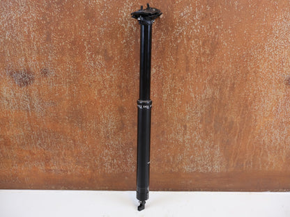 Sattelstütze von Bikeyoke, BIKEYOKE DIVINE 160MM DROPPERPOST SATTELSTÜTZE 31.6 MM vor USEDBIKES-OB.DE Hintergrund