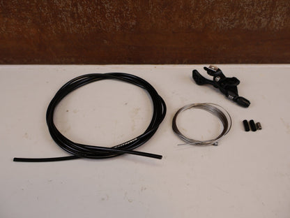 Sattelstütze von Bikeyoke, BIKEYOKE DIVINE 160MM DROPPERPOST SATTELSTÜTZE 31.6 MM vor USEDBIKES-OB.DE Hintergrund