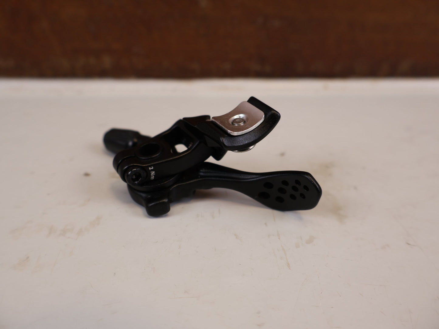 Sattelstütze von Bikeyoke, BIKEYOKE DIVINE 160MM DROPPERPOST SATTELSTÜTZE 31.6 MM vor USEDBIKES-OB.DE Hintergrund