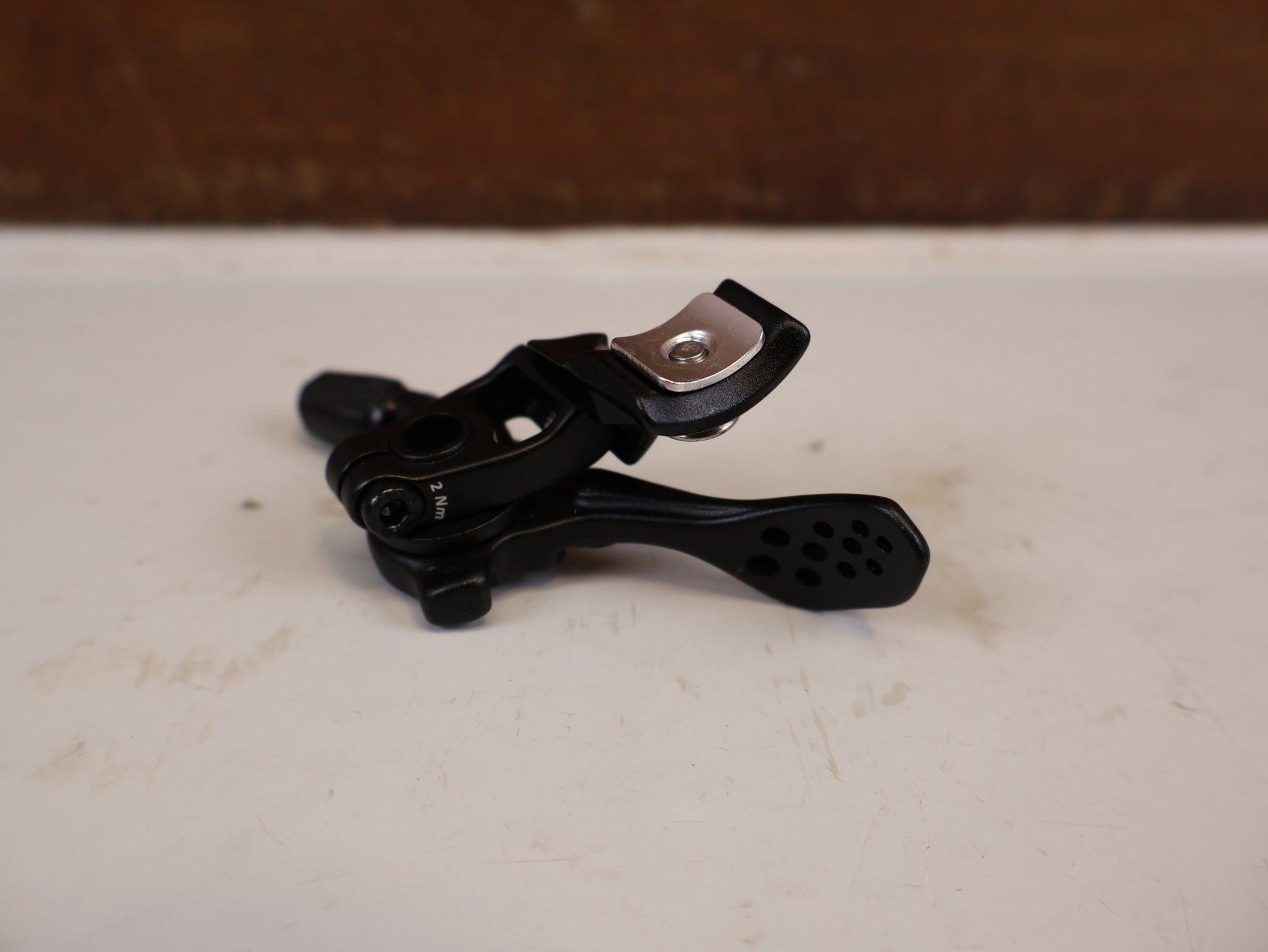 Sattelstütze von Bikeyoke, BIKEYOKE DIVINE 160MM DROPPERPOST SATTELSTÜTZE 31.6 MM vor USEDBIKES-OB.DE Hintergrund