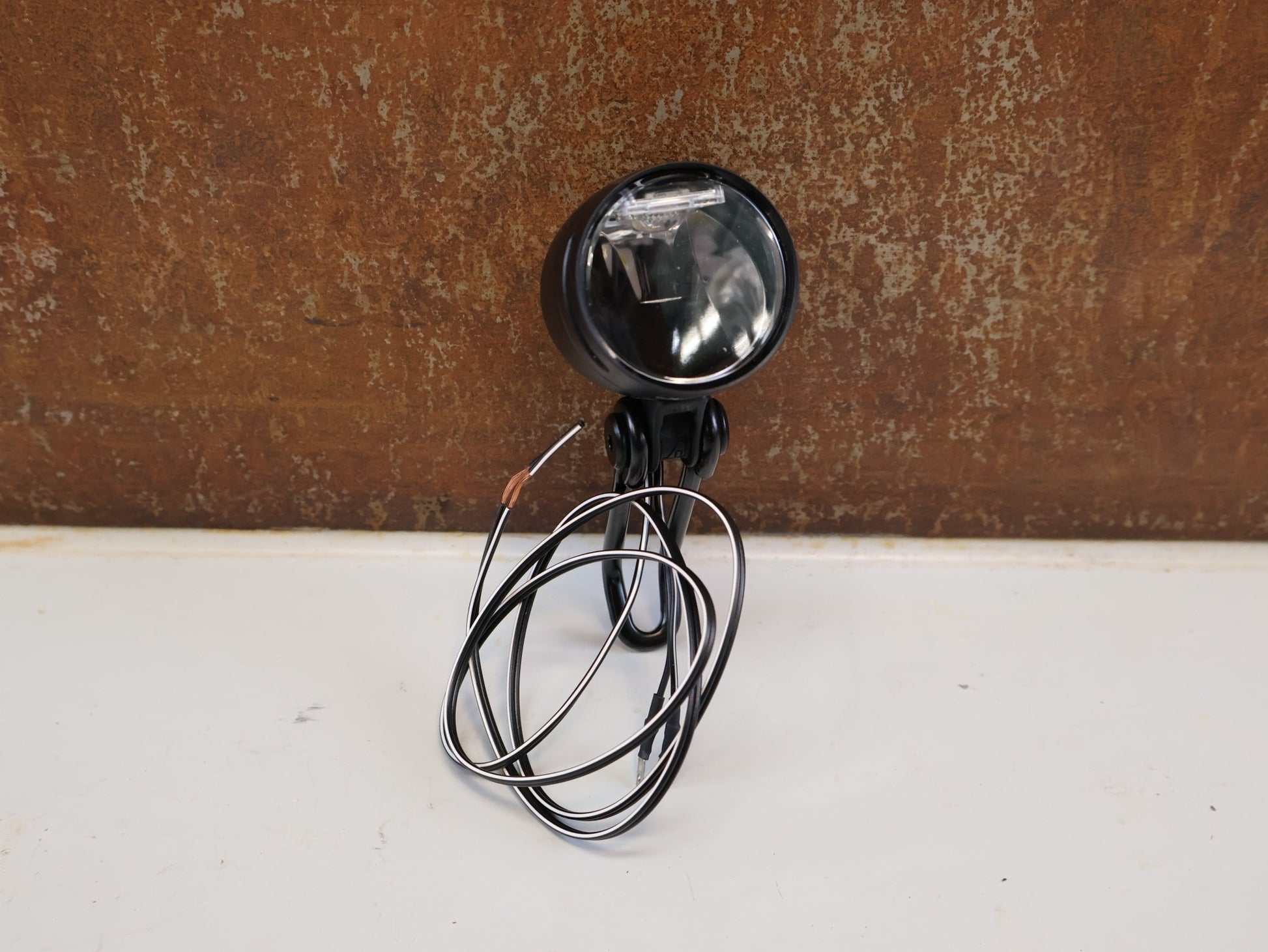 Sonstiges von busch+müller, B+M LUMOTEC IQ-XS DYNAMO SCHEINWERFER / 70 LUX / STANDLICHT / SENSA / 167RTSNDI vor USEDBIKES-OB.DE Hintergrund