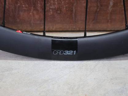 Laufrad/Laufradsatz von Bmc, BMC CRD - 321 CARBON LAUFRADSATZ DISC vor USEDBIKES - OB.DE Hintergrund