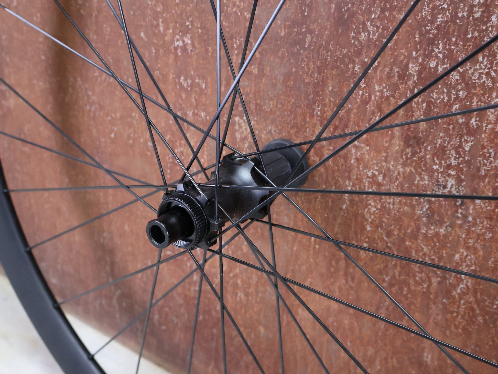 Laufrad/Laufradsatz von Bmc, BMC CRD - 321 CARBON LAUFRADSATZ DISC vor USEDBIKES - OB.DE Hintergrund