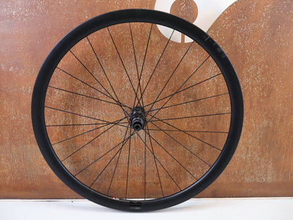 Laufrad/Laufradsatz von Bmc, BMC CRD 351 RENNRAD CARBON LAUFRADSATZ 35MM DISC XDR / TLR READY vor USEDBIKES-OB.DE Hintergrund