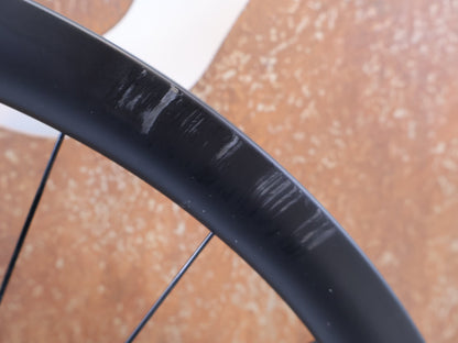 Laufrad/Laufradsatz von Bmc, BMC CRD 351 RENNRAD CARBON LAUFRADSATZ 35MM DISC XDR / TLR READY vor USEDBIKES-OB.DE Hintergrund