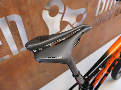 Mountainbike von Bmc, BMC FOURSTROKE 01 ONE CARBON / GRÖSSE XL / XC MTB SRAM X0 TRANSMISSION vor USEDBIKES-OB.DE Hintergrund