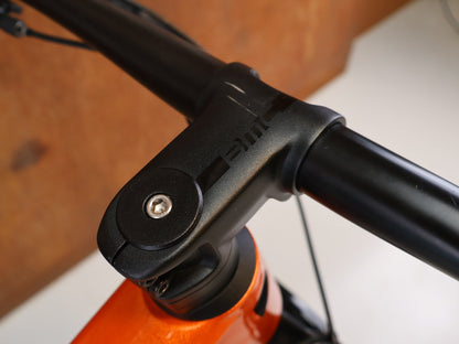 Mountainbikerahmen von BMC, BMC FOURSTROKE 01 ONE / XC FULLY RAHMENSET / GR. M / ROCKSHOX SID vor USEDBIKES-OB.DE Hintergrund