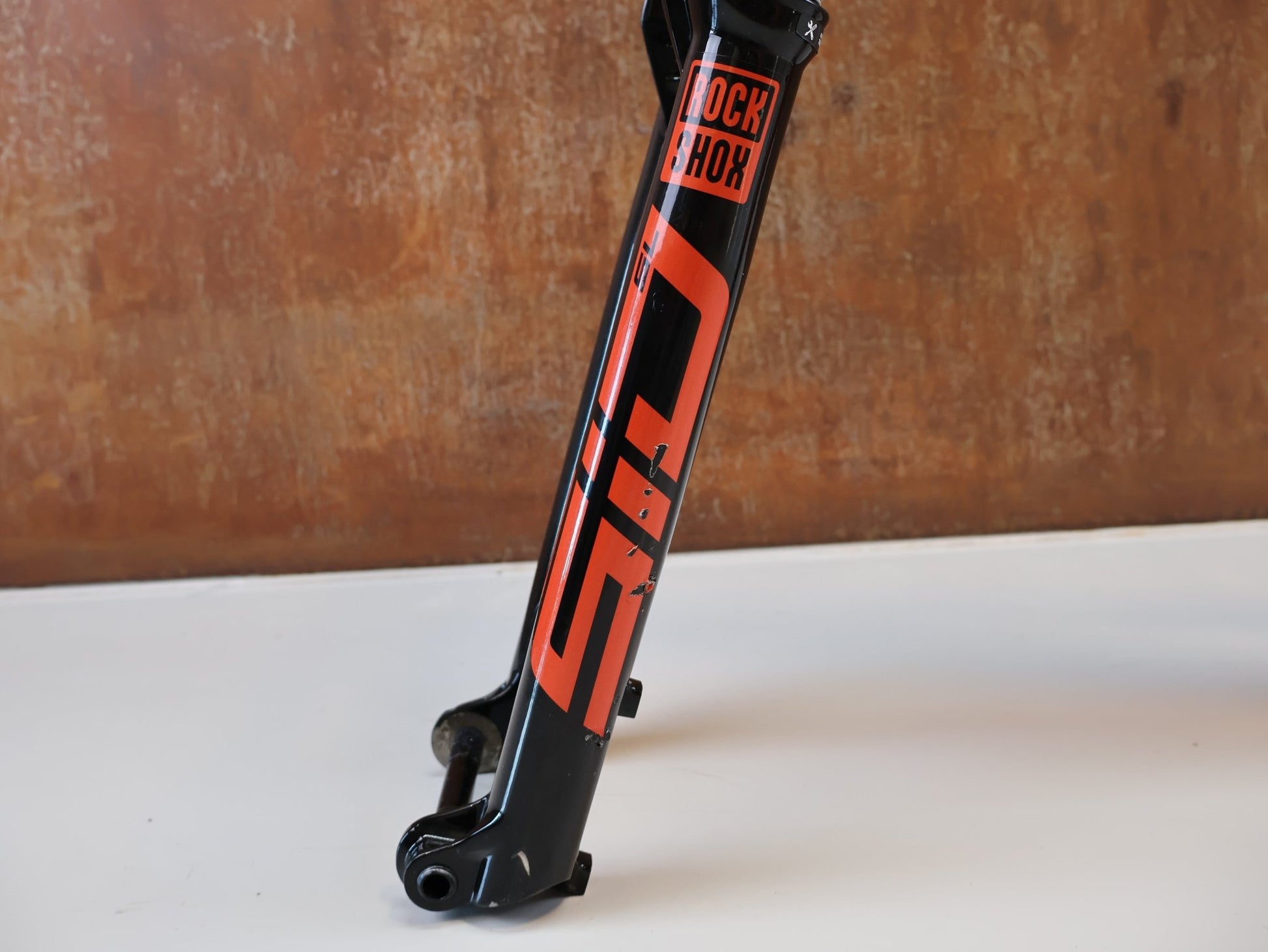 Mountainbikerahmen von BMC, BMC FOURSTROKE 01 ONE / XC FULLY RAHMENSET / GR. S / ROCKSHOX SID vor USEDBIKES-OB.DE Hintergrund