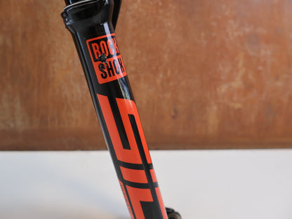 Mountainbikerahmen von BMC, BMC FOURSTROKE 01 ONE / XC FULLY RAHMENSET / GR. S / ROCKSHOX SID vor USEDBIKES-OB.DE Hintergrund