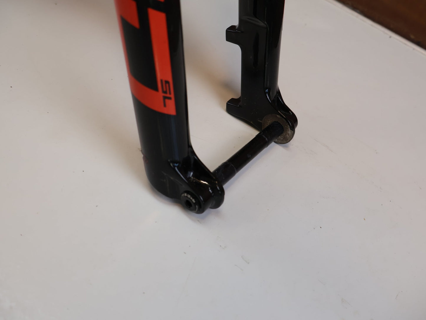 Mountainbikerahmen von BMC, BMC FOURSTROKE 01 ONE / XC FULLY RAHMENSET / GR. S / ROCKSHOX SID vor USEDBIKES-OB.DE Hintergrund