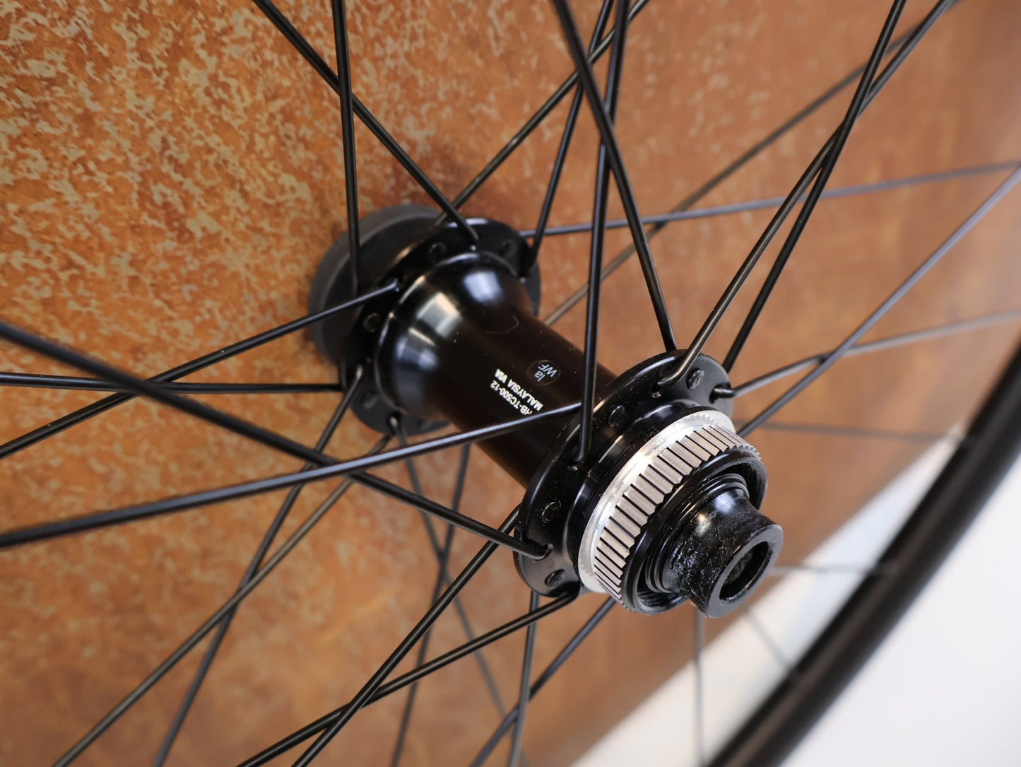 Laufrad/Laufradsatz von Bmc, BMC PRD 23 LAUFRADSATZ / SHIMANO TC500 NABEN / 23 MM MAULWEITE / HG 12-FACH vor USEDBIKES-OB.DE Hintergrund