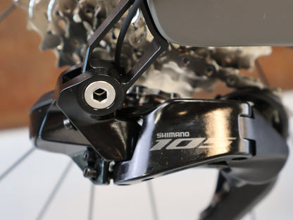 E-Rennrad/-Gravel von Bmc, BMC ROADMACHINE 01 AMP TWO / 13.02 KG / TQ-HPR60 / 105 DI2 / 61CM vor USEDBIKES-OB.DE Hintergrund