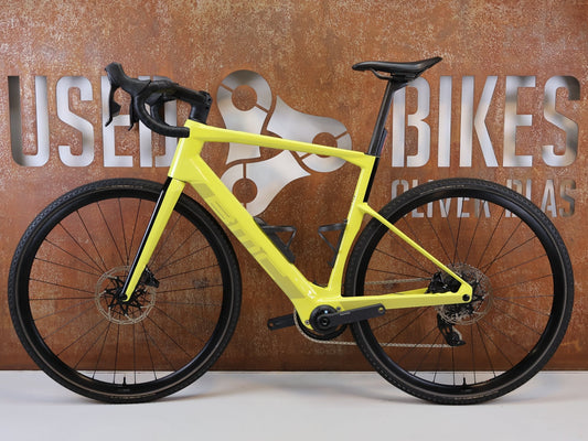 E-Rennrad/-Gravel von Bmc, BMC ROADMACHINE 01 AMP X TWO / GRÖSSE 56 CM / TQ-HPR50 / SRAM RIVAL AXS vor USEDBIKES-OB.DE Hintergrund