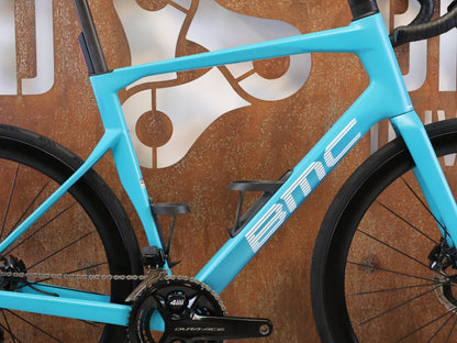 Rennrad von Bmc, BMC ROADMACHINE 01 TWO / MODELL 2024 / SHIMANO DURA-ACE / 58CM vor USEDBIKES-OB.DE Hintergrund