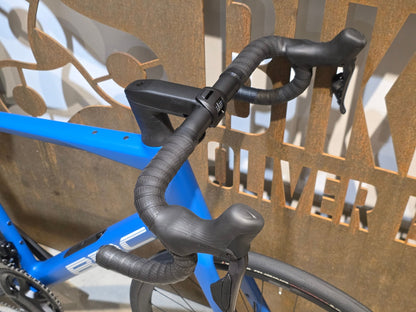 Rennrad von Bmc, BMC ROADMACHINE TWO / SHIMANO ULTEGRA DI2 / 58CM vor USEDBIKES - OB.DE Hintergrund