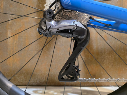 Rennrad von Bmc, BMC ROADMACHINE TWO / SHIMANO ULTEGRA DI2 / 61CM vor USEDBIKES - OB.DE Hintergrund