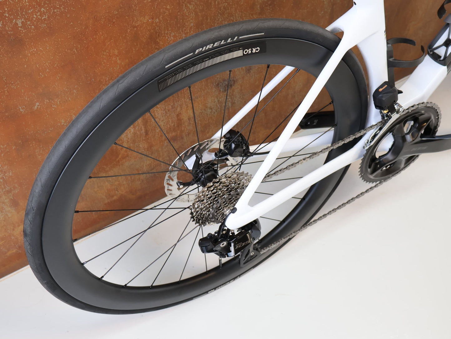 Rennrad von Bmc, BMC TEAMMACHINE R 01 FIVE CARBON RENNRAD / MODELL 2026 / 47CM vor USEDBIKES-OB.DE Hintergrund