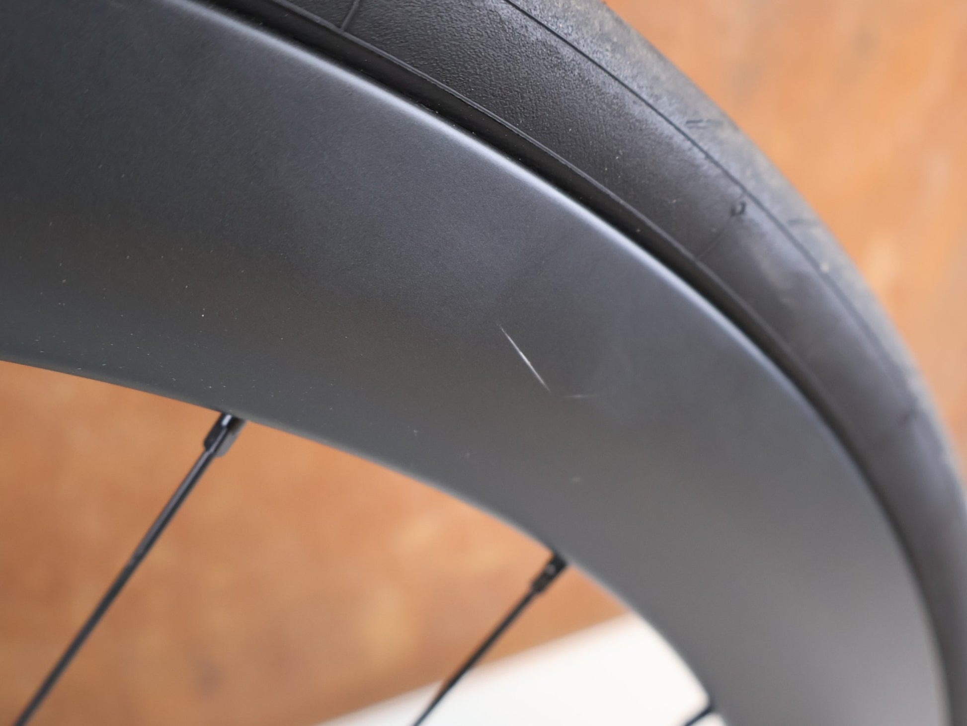 Rennrad von Bmc, BMC TEAMMACHINE R 01 FIVE CARBON RENNRAD / MODELL 2026 / 47CM vor USEDBIKES-OB.DE Hintergrund