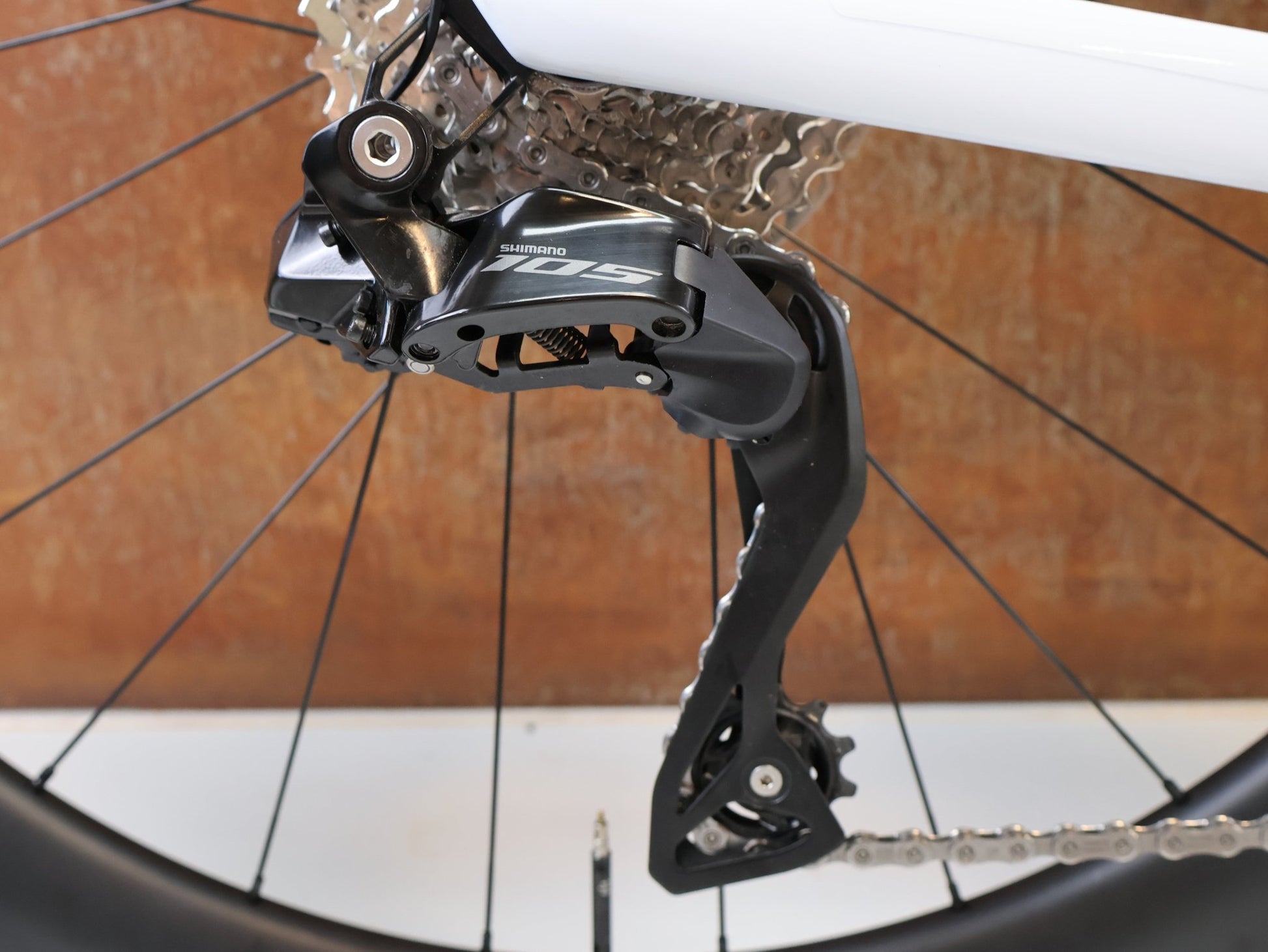 Rennrad von Bmc, BMC TEAMMACHINE R 01 FIVE CARBON RENNRAD / MODELL 2026 / 47CM vor USEDBIKES-OB.DE Hintergrund