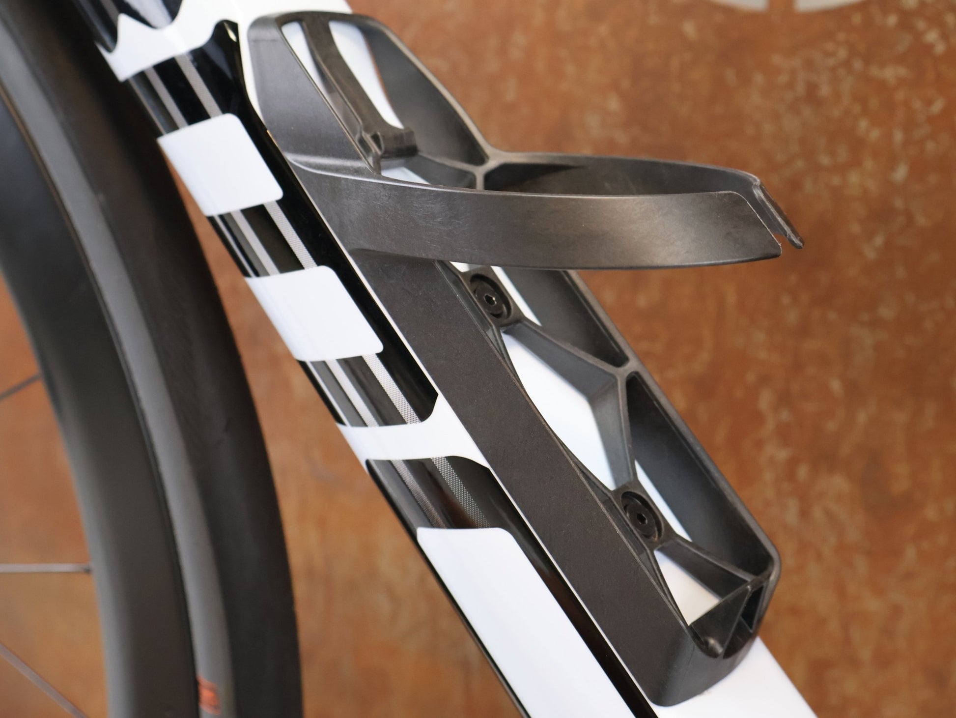Rennrad von Bmc, BMC TEAMMACHINE R 01 FIVE CARBON RENNRAD / MODELL 2026 / 56CM vor USEDBIKES-OB.DE Hintergrund