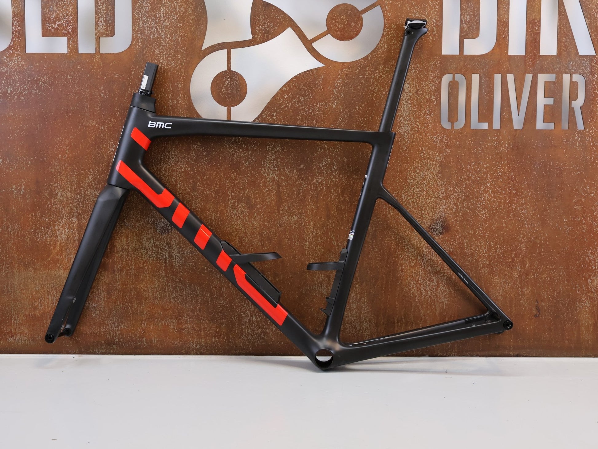 BMC TEAMMACHINE SLR 01 RAHMENSET / CARBON / NEON RED / GRÖSSE 58 / 148 –