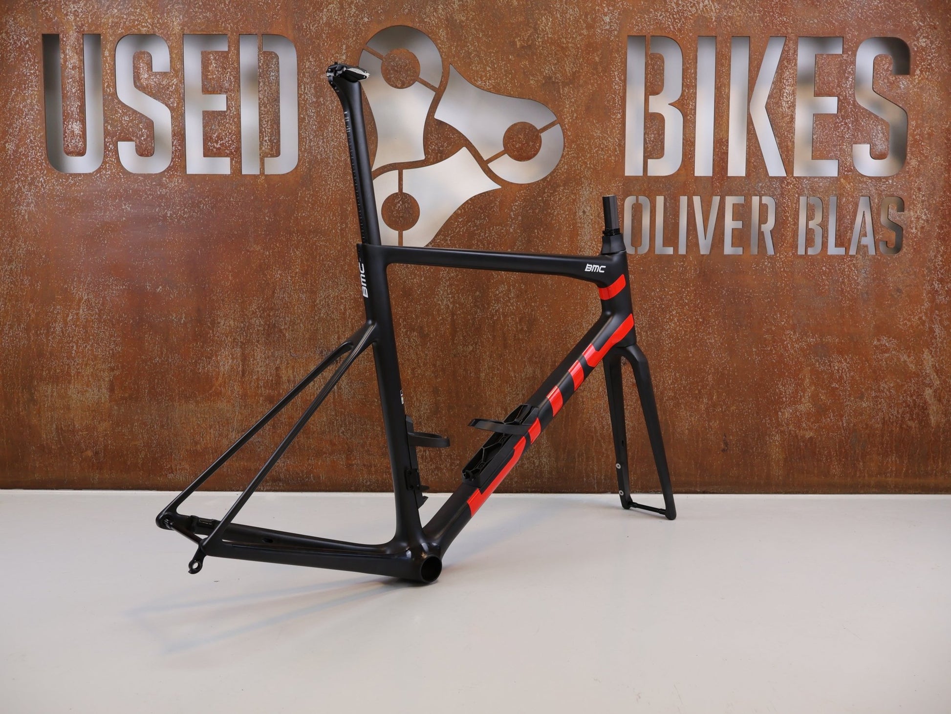 BMC TEAMMACHINE SLR 01 RAHMENSET / CARBON / NEON RED / GRÖSSE 58 / 148 –