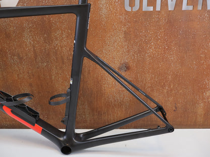 Rennradrahmen von Bmc, BMC TEAMMACHINE SLR 01 RAHMENSET / CARBON / NEON RED / GRÖSSE 61 / 1500G vor USEDBIKES - OB.DE Hintergrund