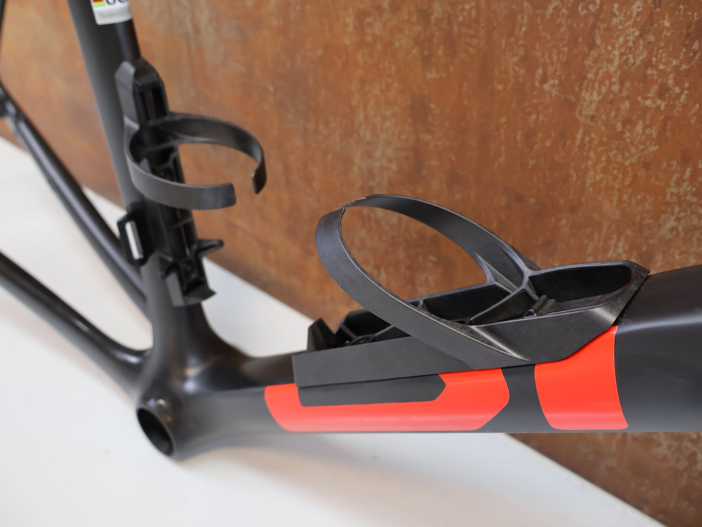 Rennradrahmen von Bmc, BMC TEAMMACHINE SLR 01 RAHMENSET / CARBON / NEON RED / GRÖSSE 61 / 1500G vor USEDBIKES - OB.DE Hintergrund