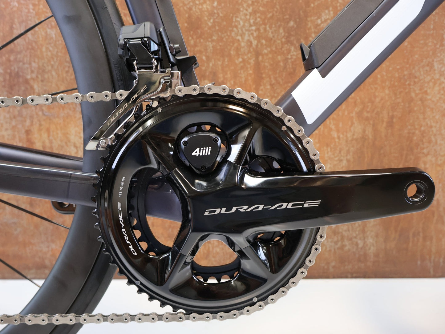 Rennrad von Bmc, BMC TEAMMACHINE SLR 01 TWO / SHIMANO DURA-ACE DI2 / 6.8KG / 61CM vor USEDBIKES-OB.DE Hintergrund