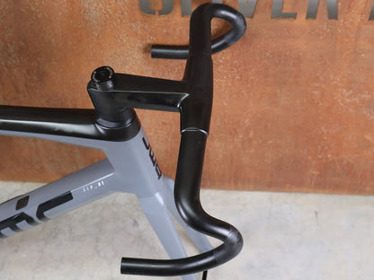 Rennradrahmen von Bmc, BMC TEAMMACHINE SLR01 / RAHMENSET IRON GREY / BLACK / DISC / 58CM vor USEDBIKES - OB.DE Hintergrund