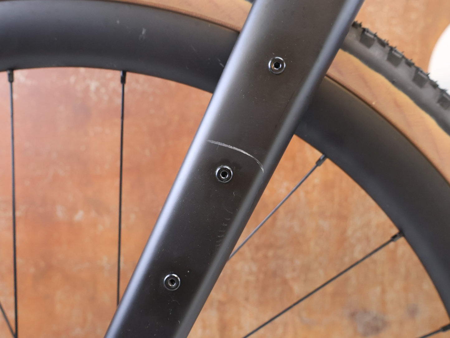 Gravel/Cyclocross von Bmc, BMC URS 01 LT ONE / GRÖSSE XL / MODELL 2024 / SRAM X0 EAGLE TRANSMISSION vor USEDBIKES-OB.DE Hintergrund