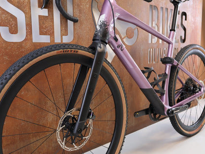 Gravel/Cyclocross von Bmc, BMC URS 01 LT ONE / GRÖSSE XL / MODELL 2024 / SRAM X0 EAGLE TRANSMISSION vor USEDBIKES-OB.DE Hintergrund