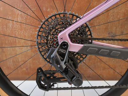 Gravel/Cyclocross von Bmc, BMC URS 01 LT ONE / GRÖSSE XL / MODELL 2024 / SRAM X0 EAGLE TRANSMISSION vor USEDBIKES-OB.DE Hintergrund