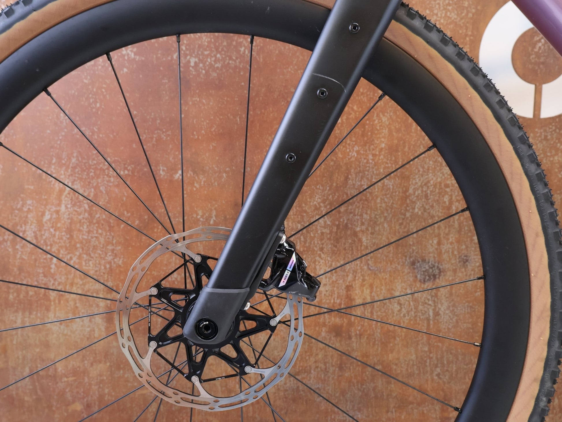 Gravel/Cyclocross von Bmc, BMC URS 01 LT ONE / GRÖSSE XL / MODELL 2024 / SRAM X0 EAGLE TRANSMISSION vor USEDBIKES-OB.DE Hintergrund