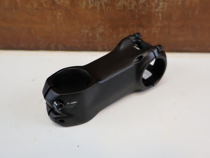 Vorbau von Bmc, BMC VORBAU FÜR MTT-FEDERGABELN / 80 MM / 1 1/4" / URS01 / URS / URS LT vor USEDBIKES-OB.DE Hintergrund