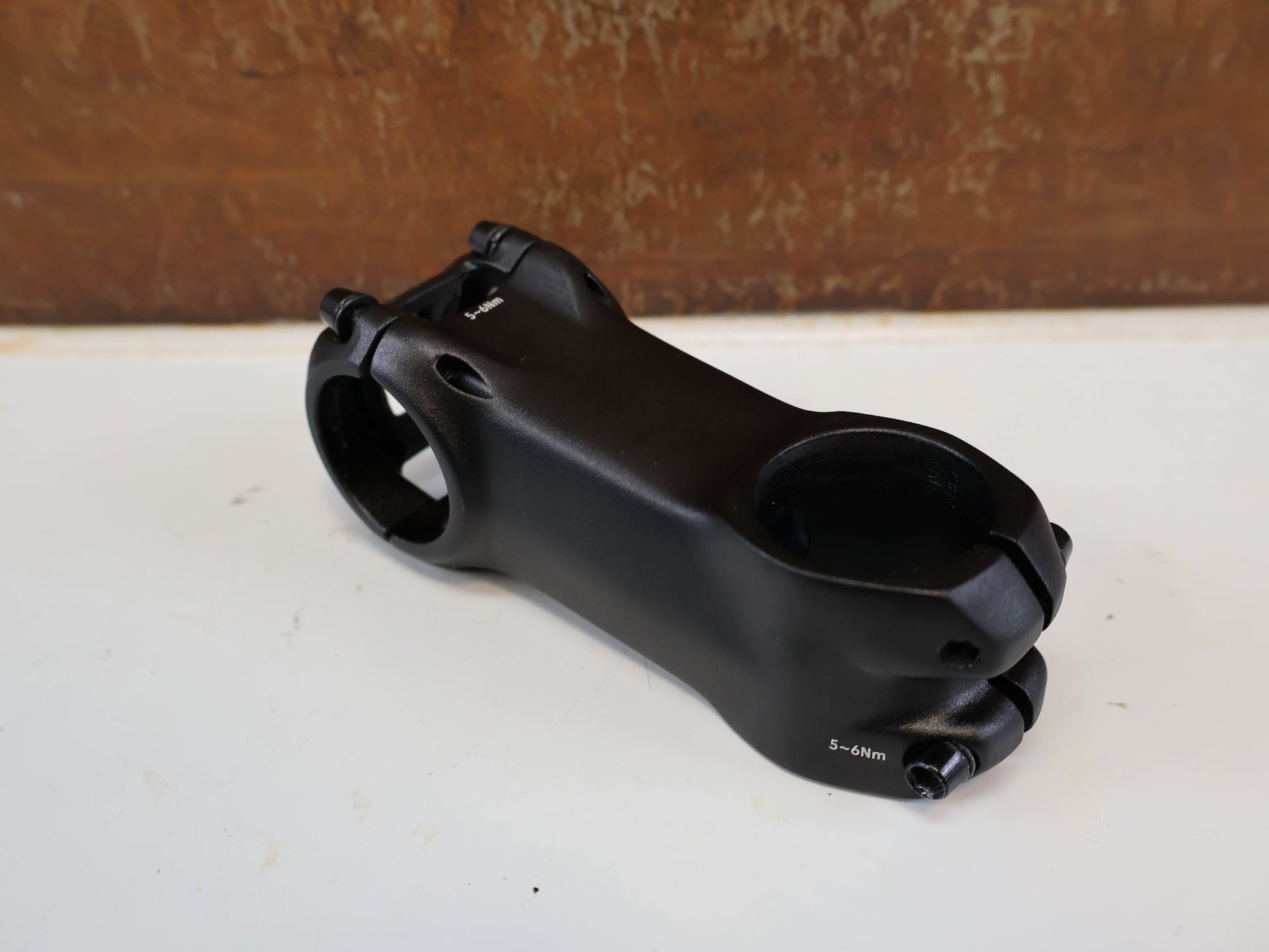 Vorbau von Bmc, BMC VORBAU FÜR MTT-FEDERGABELN / 80 MM / 1 1/4" / URS01 / URS / URS LT vor USEDBIKES-OB.DE Hintergrund