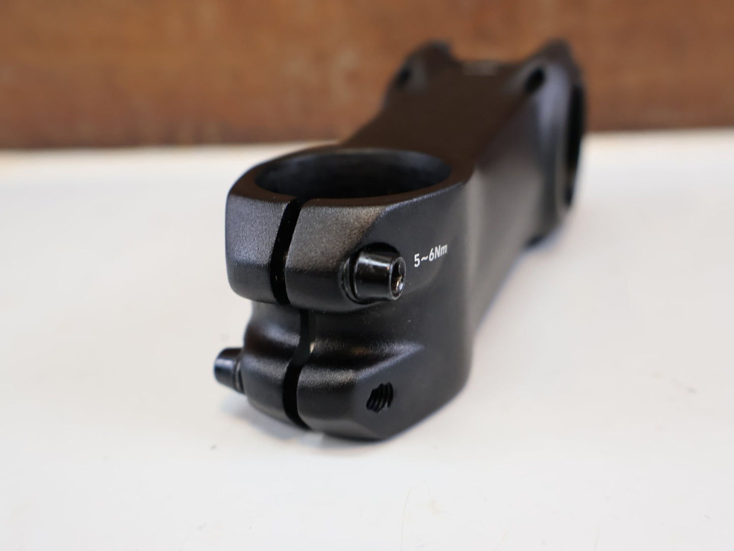 Vorbau von Bmc, BMC VORBAU FÜR MTT-FEDERGABELN / 80 MM / 1 1/4" / URS01 / URS / URS LT vor USEDBIKES-OB.DE Hintergrund