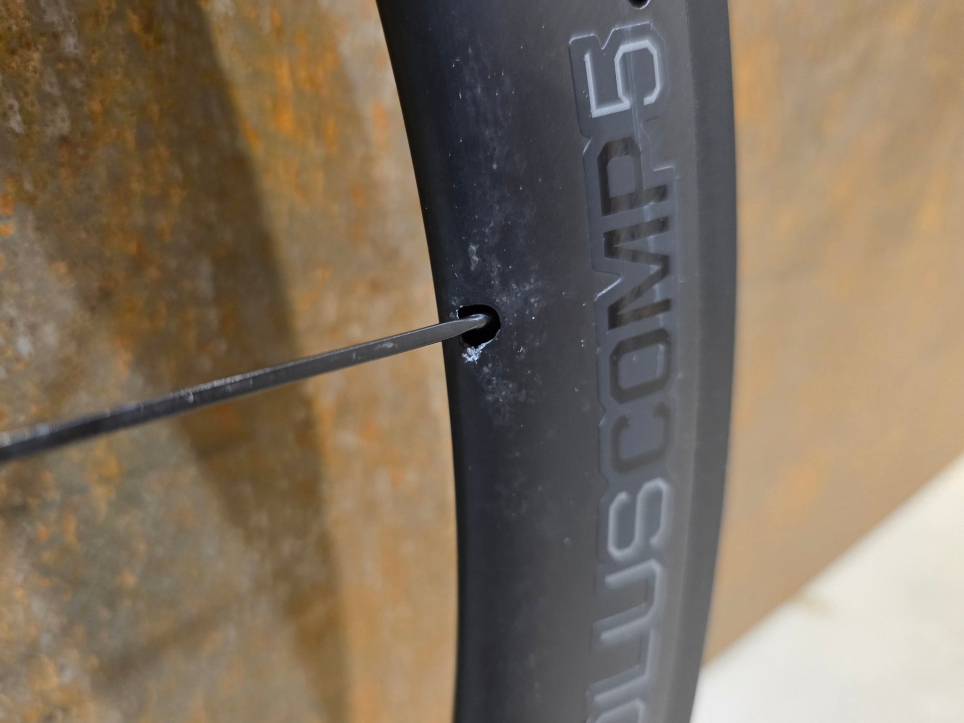 Laufrad/Laufradsatz von Bontrager, BONTRAGER AEOLUS COMP 5 TLR LAUFRADSATZ DISC vor USEDBIKES - OB.DE Hintergrund