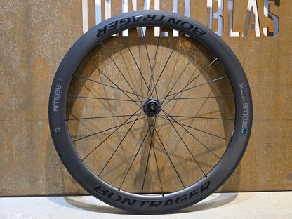 Laufrad/Laufradsatz von Bontrager, BONTRAGER AEOLUS COMP 5 TLR LAUFRADSATZ DISC vor USEDBIKES - OB.DE Hintergrund